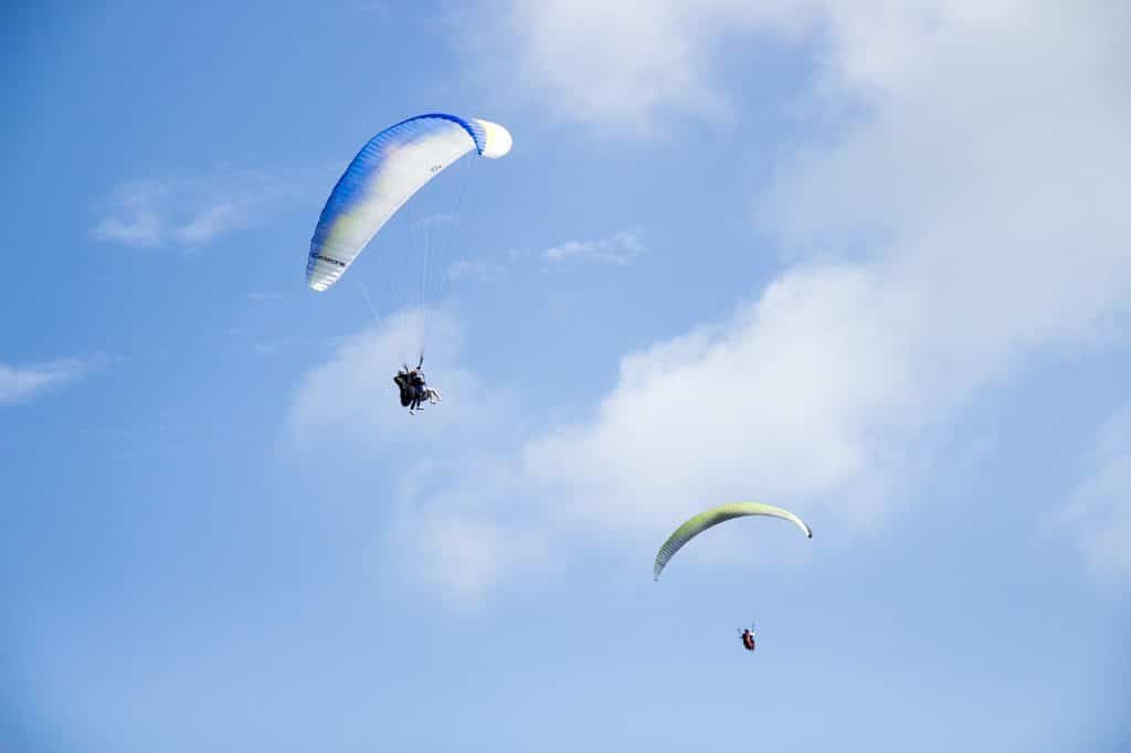 Outdoor Activities in Little Rock, Arkansas: Exploring the Natural Beauty and Adventure skydiving 2651998 1280