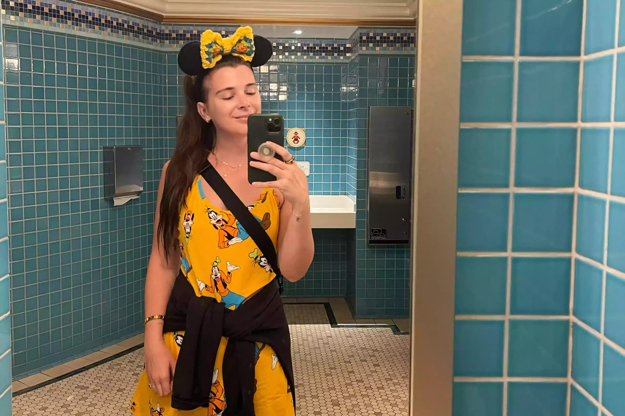 What to Wear to Disneyland scaled